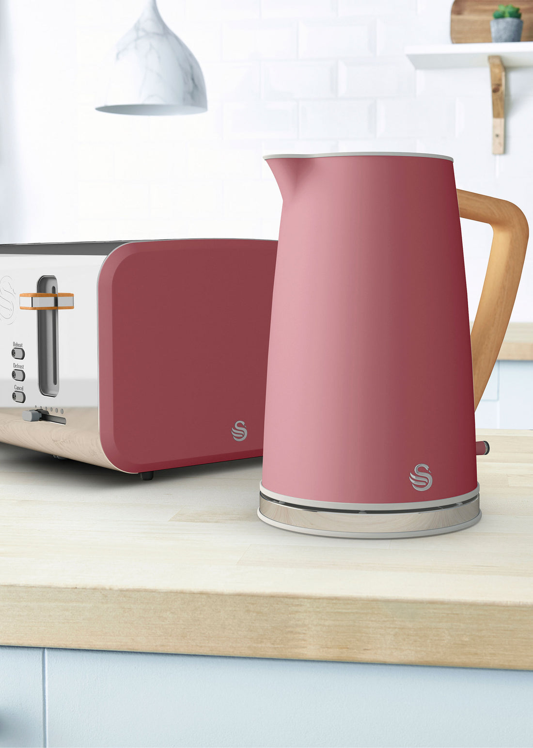 Swan Nordic Fuchsia Rose Cordless Kettle