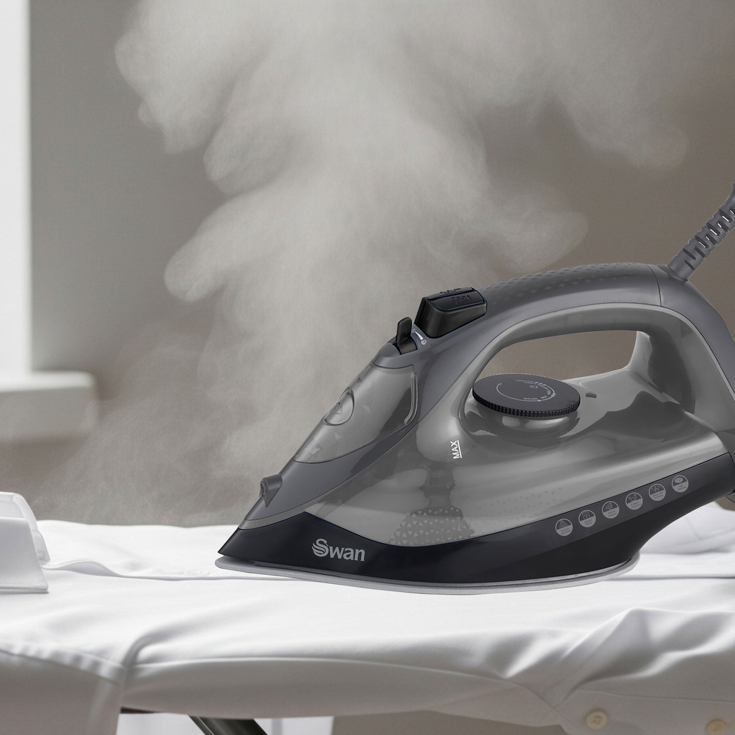 Swan 2400 Watt Steam Iron