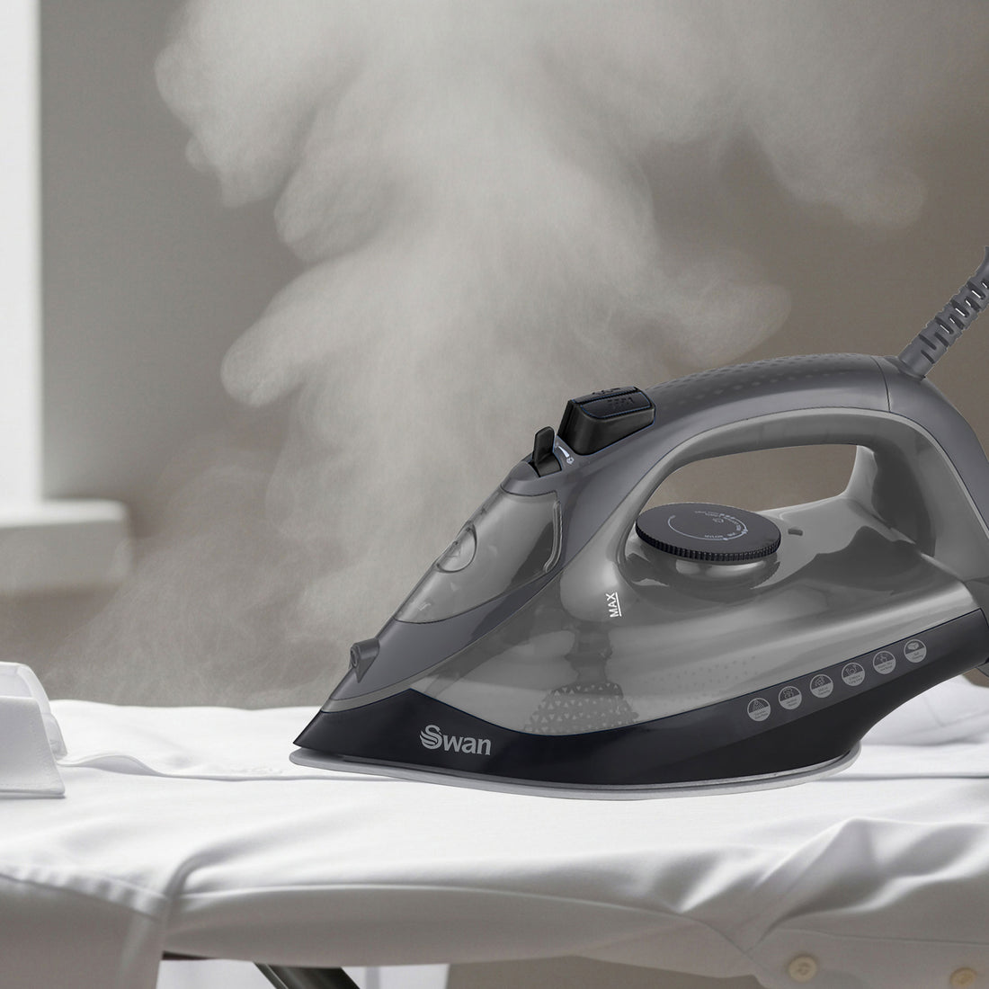 Swan 2400 Watt Steam Iron